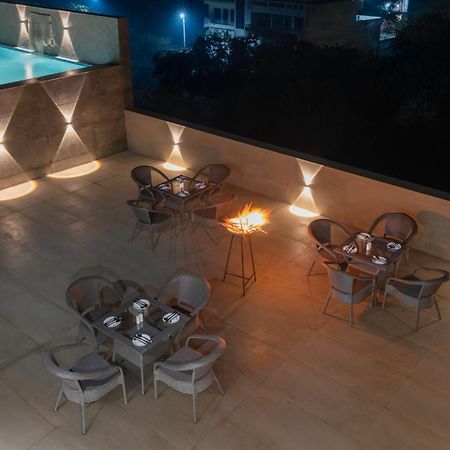 Clarks Inn Suites Agra Near Tajmahal Ngoại thất bức ảnh