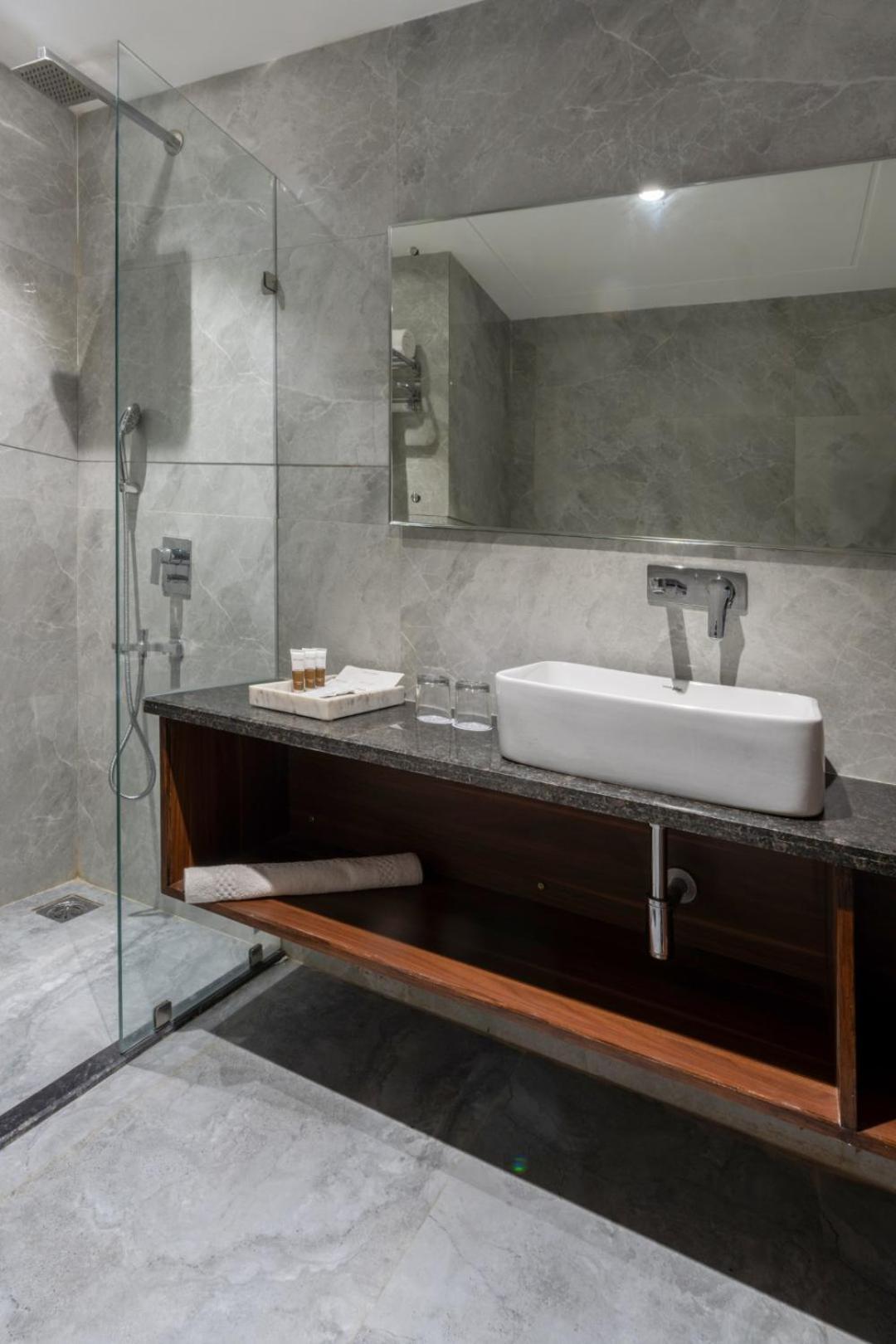 Clarks Inn Suites Agra Near Tajmahal Ngoại thất bức ảnh