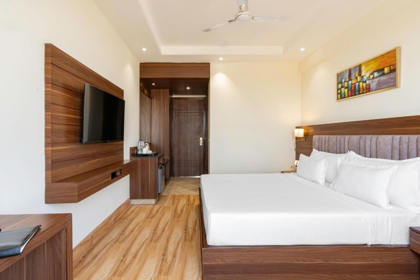 Clarks Inn Suites Agra Near Tajmahal Ngoại thất bức ảnh