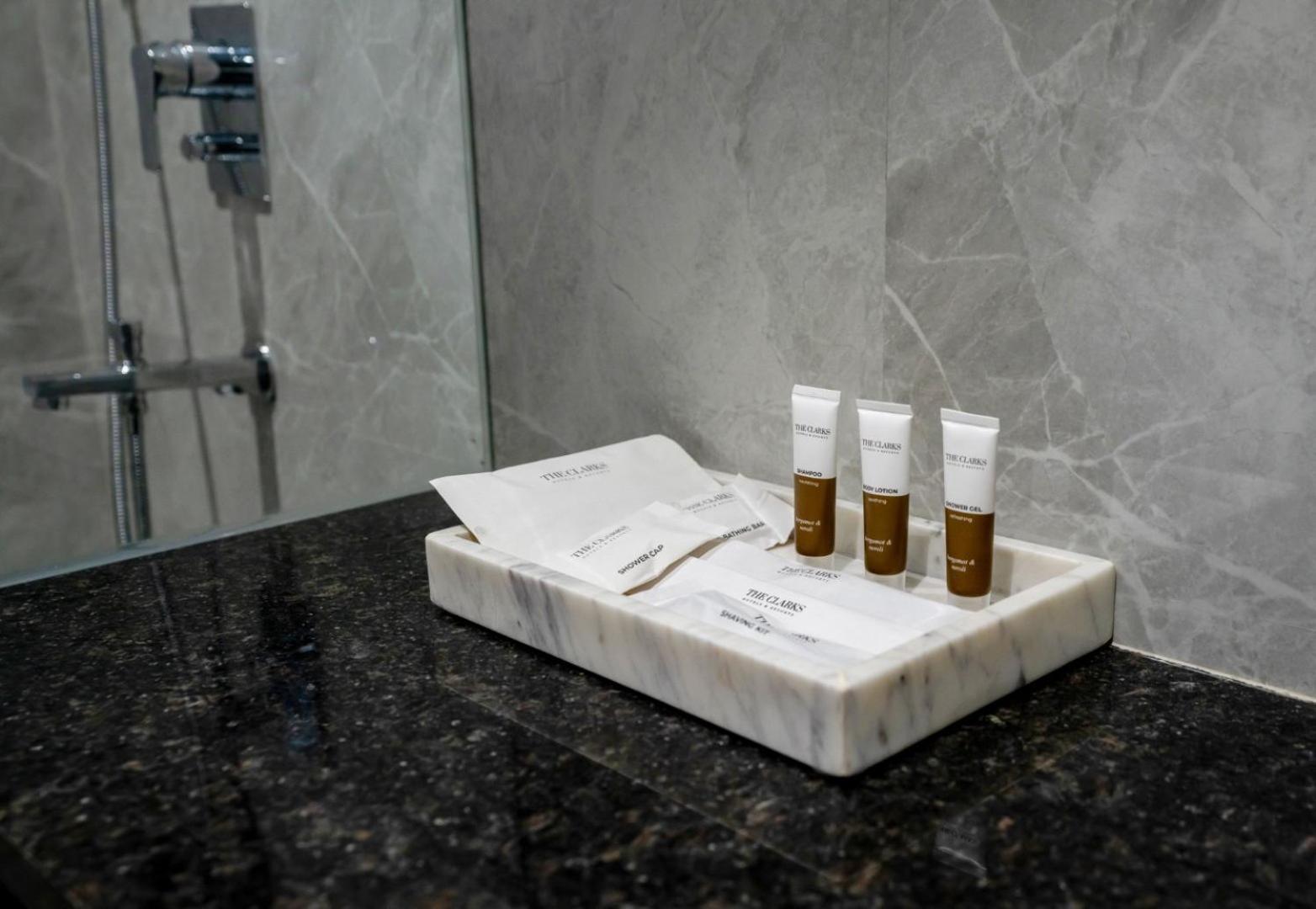 Clarks Inn Suites Agra Near Tajmahal Ngoại thất bức ảnh