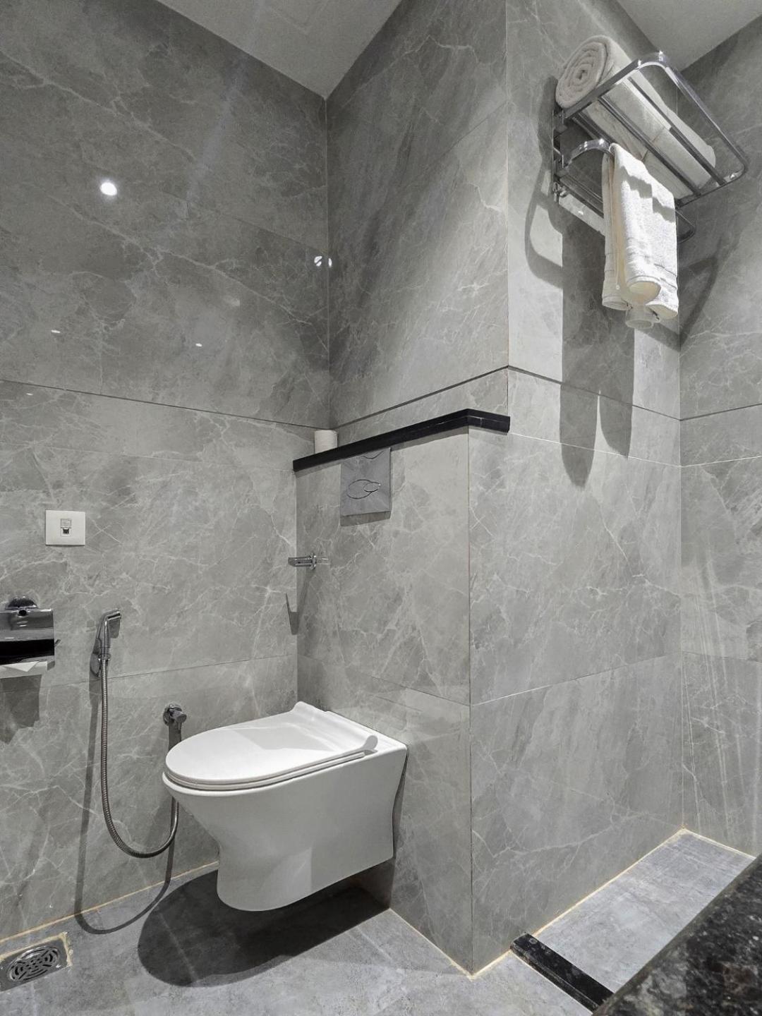 Clarks Inn Suites Agra Near Tajmahal Ngoại thất bức ảnh