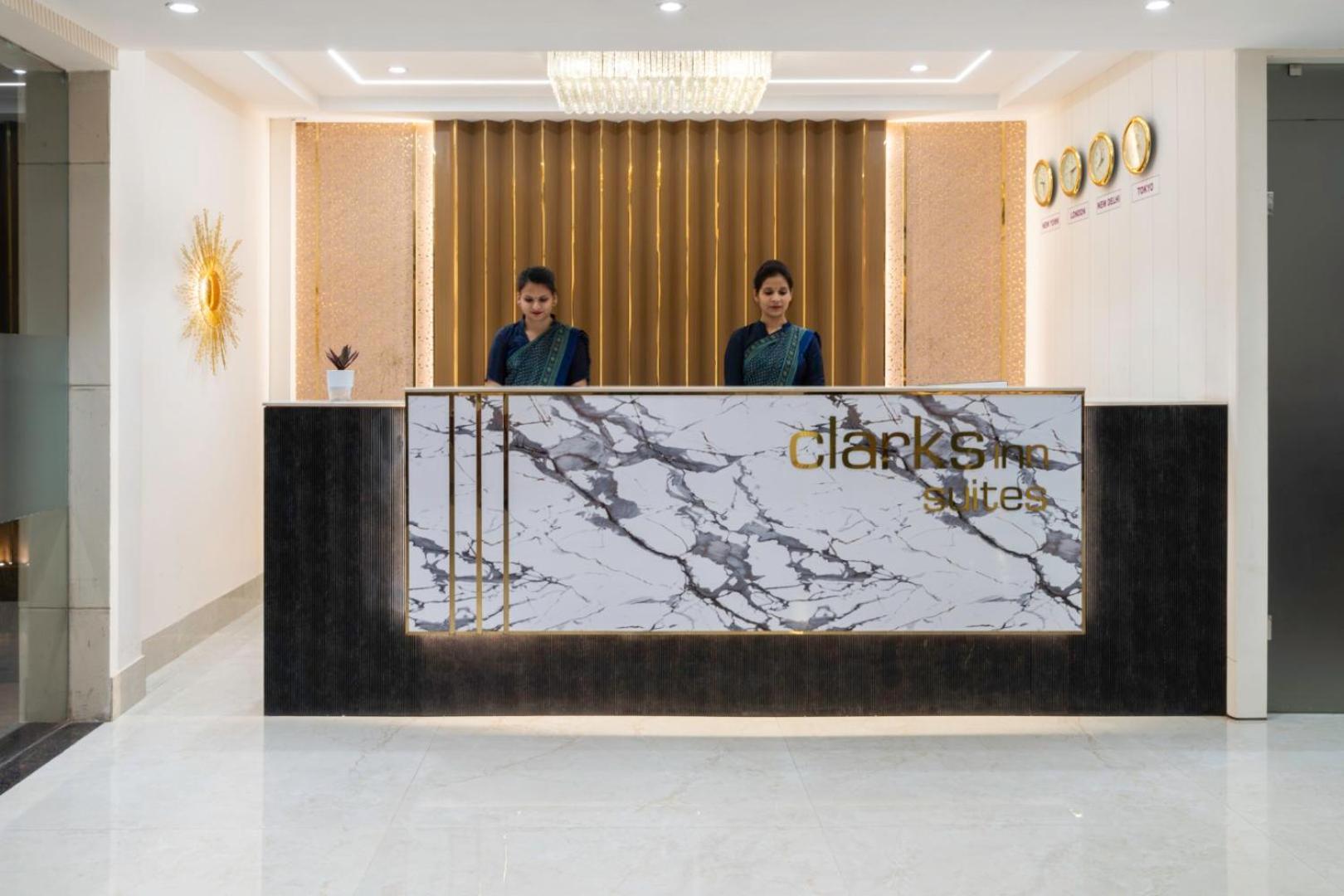 Clarks Inn Suites Agra Near Tajmahal Ngoại thất bức ảnh